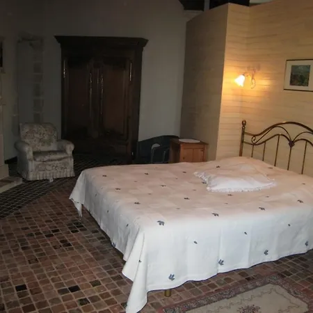 D'hotes La Cour فندق مبيت وإفطار