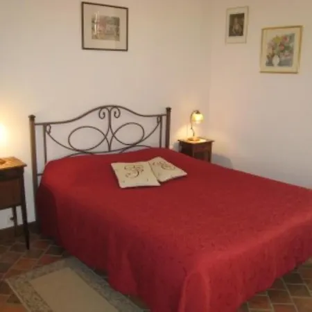 D'hotes La Cour فندق مبيت وإفطار *
