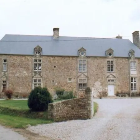 D'hotes La Cour فندق مبيت وإفطار